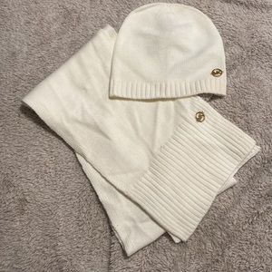 MICHEAL KORS HAT AND SCARF NWOT